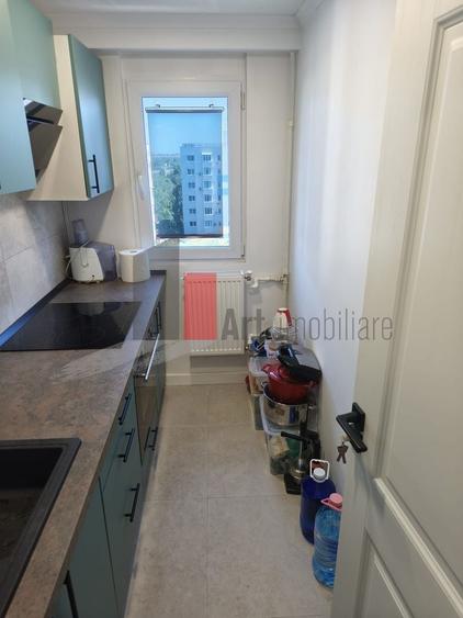 Apartament cu 2 camere semidecomandat, mobilat în Giurgiului
