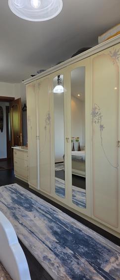 Casă individuală cu 8 camere cu Canalizare în Ciolpani