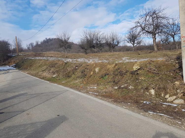 Spațiu comercial, în Stâlpeni