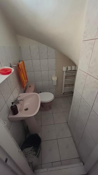 Casă individuală cu 5 camere cu Teren 564 Mp în Central