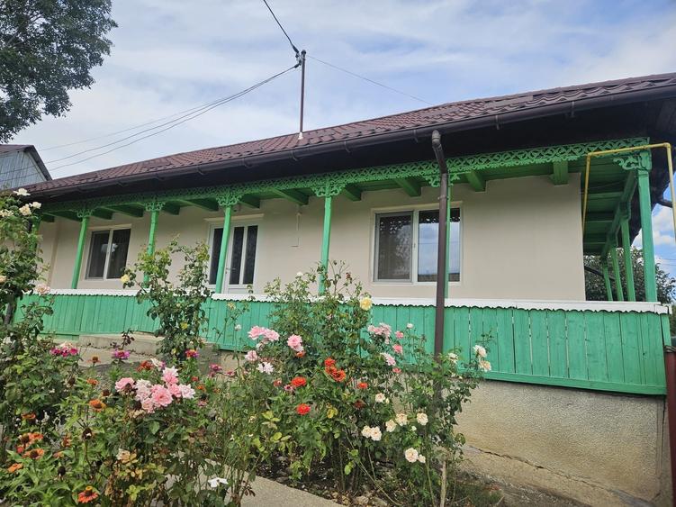 Casă cu 3 camere în Secuia