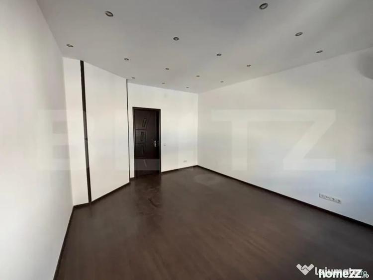 Apartament cu 3 camere decomandat în Ultracentral