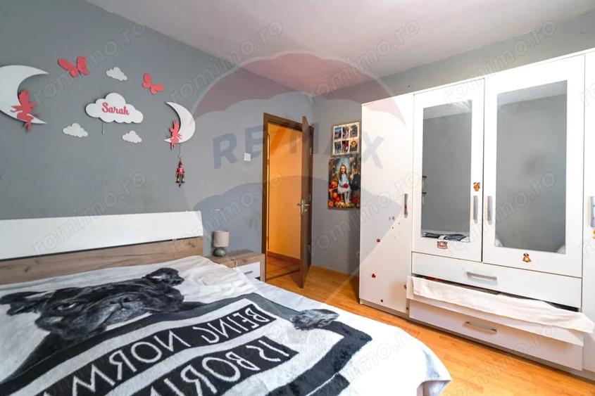 Apartament cu 3 camere decomandat în Tractorul