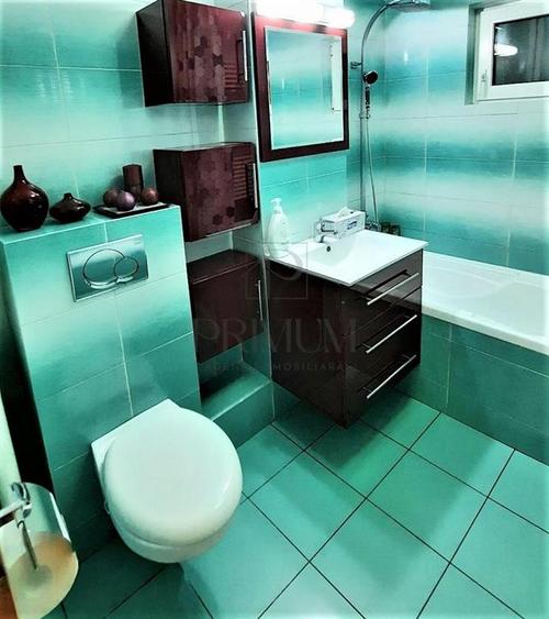 Apartament cu 3 camere decomandat în Torontalului
