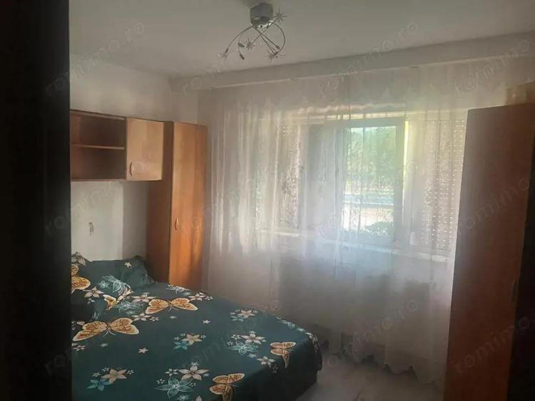 Apartament cu 2 camere semidecomandat, mobilat în Central