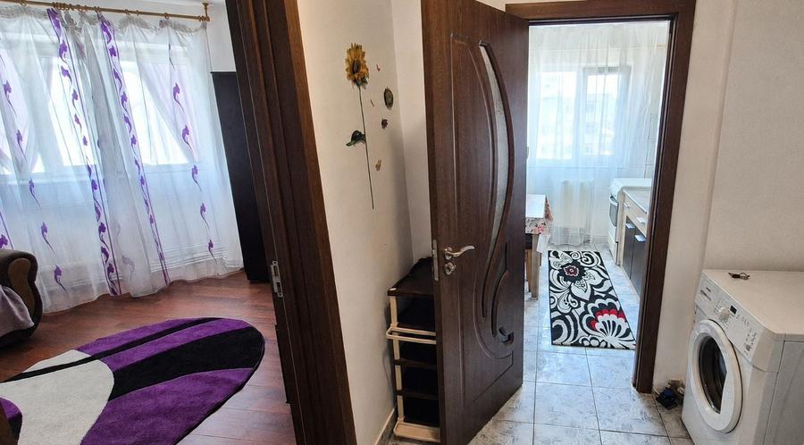 Apartament cu 2 camere semidecomandat în Republicii
