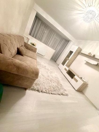 Apartament cu 2 camere decomandat, mobilat în Berceni