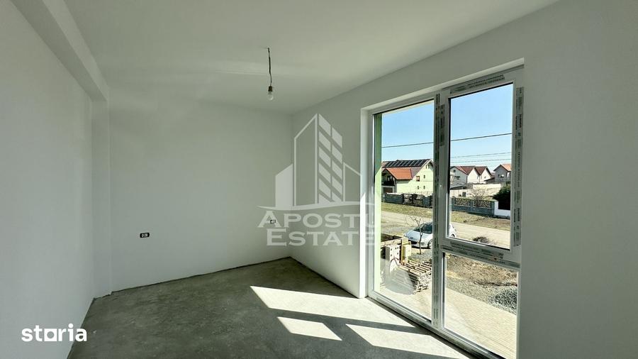 Apartament cu 4 camere în Dumbrăvița