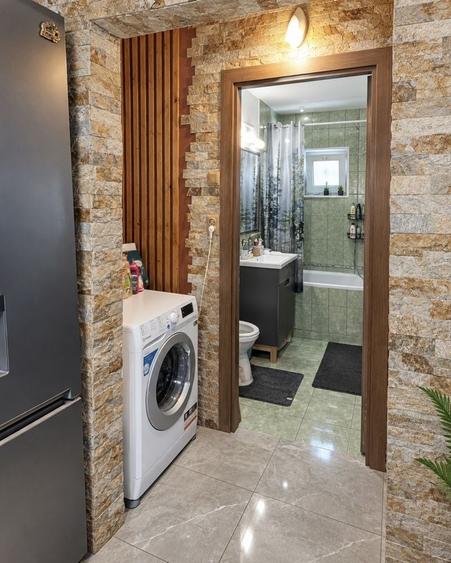 Apartament cu 2 camere decomandat în Rovine