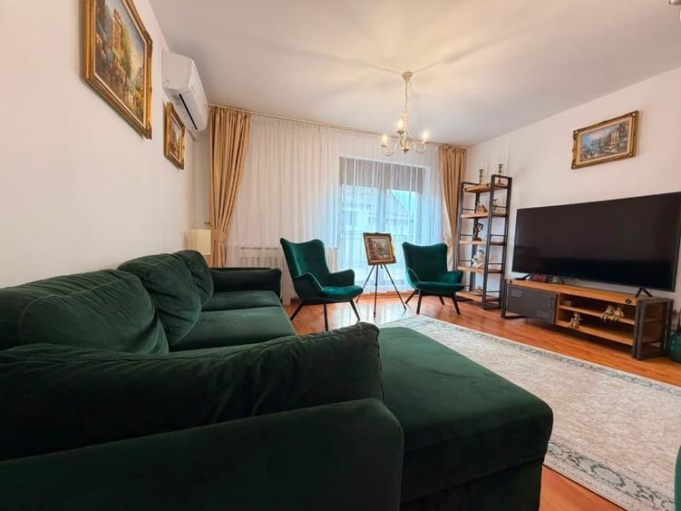 Apartament cu 3 camere decomandat, mobilat în Central