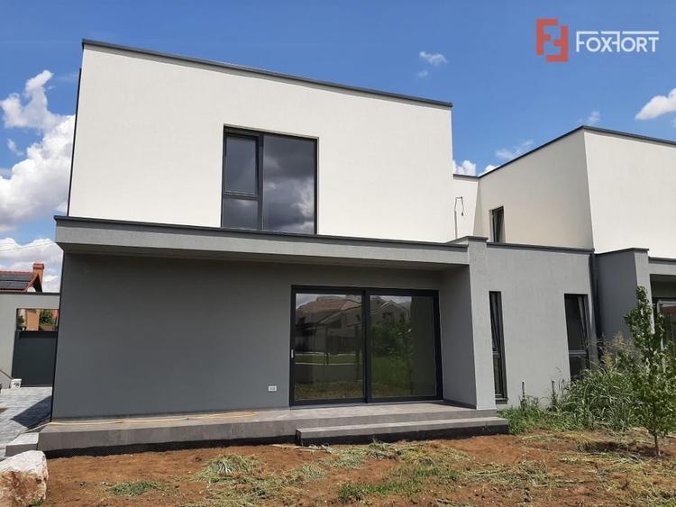 Duplex cu 5 camere cu Canalizare în Dumbrăvița