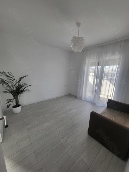 Apartament cu 4 camere decomandat în Dumbrăvița