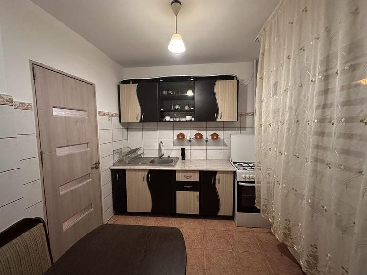 Garsonieră decomandată în Vitan