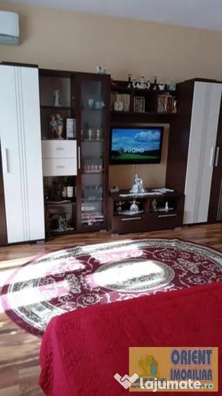Garsonieră decomandată în Poarta 6