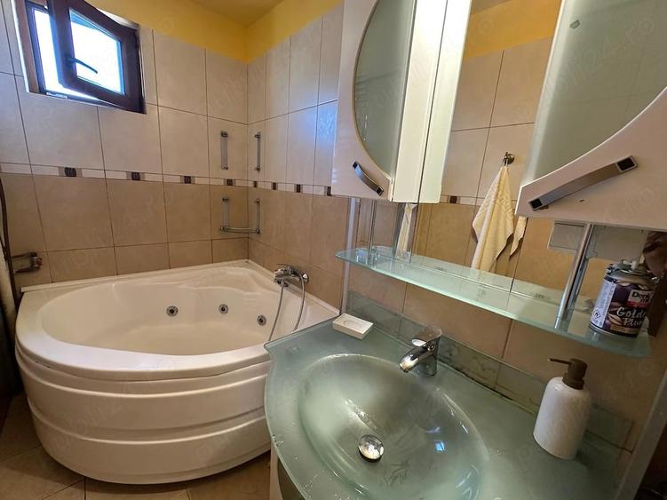 Apartament cu 3 camere decomandat în Centru Civic