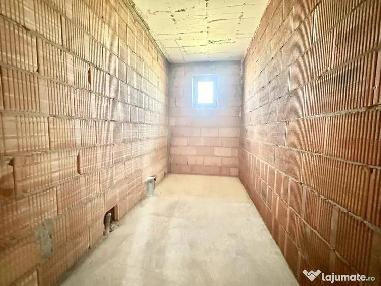 Casă cu 4 camere cu Teren 530 Mp în Giroc