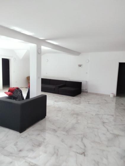 Spațiu comercial, de 80 mp, în Central