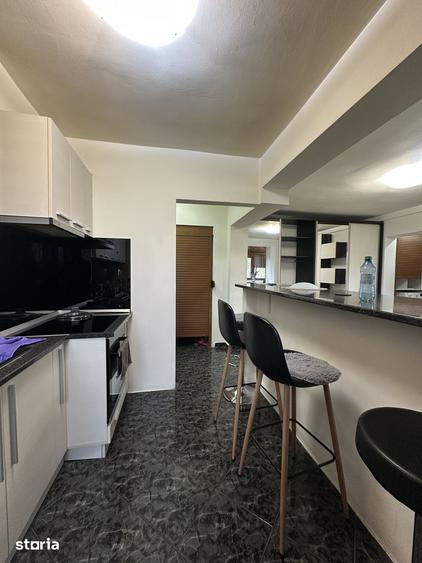 Apartament cu 3 camere semidecomandat în Nord