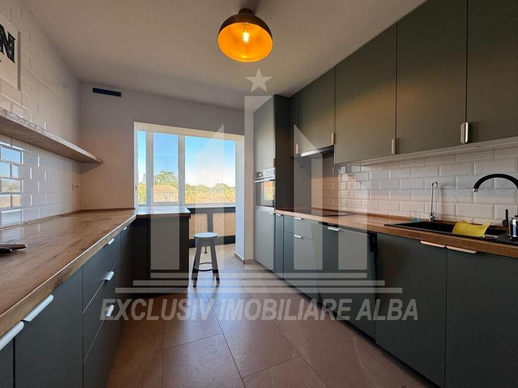 Apartament cu 3 camere decomandat, mobilat în Caroline Apulum