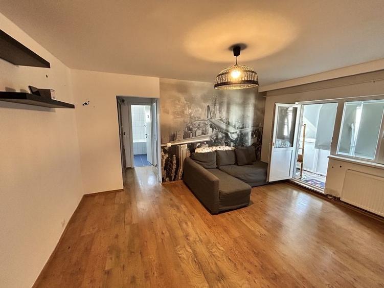 Apartament cu 2 camere semidecomandat în Malu Roșu