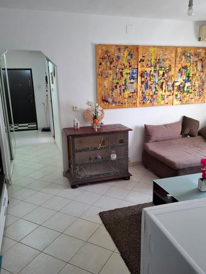 Apartament cu 4 camere decomandat în Vitan