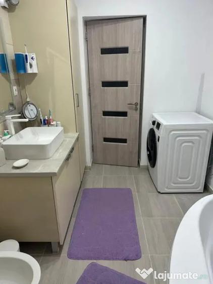 Apartament cu 2 camere decomandat, mobilat în Central