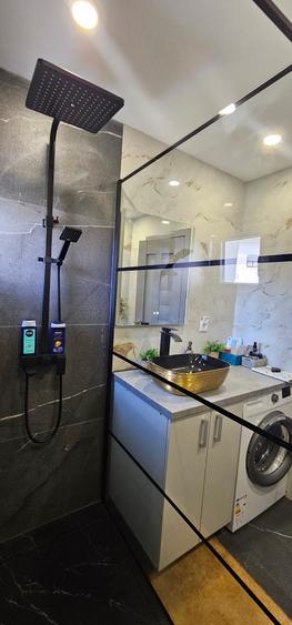 Apartament cu 3 camere decomandat, mobilat în Central