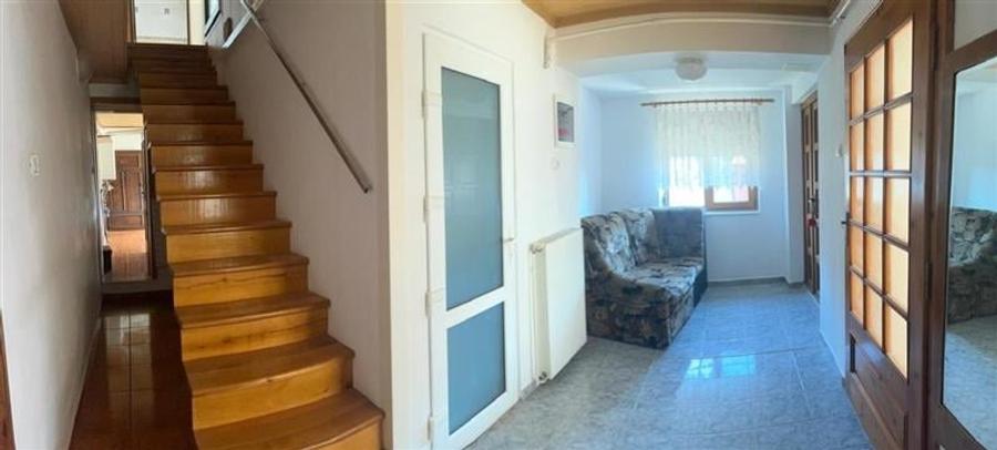 Casă individuală cu 5 camere cu Canalizare în Vladimirescu