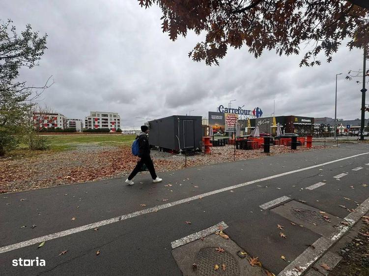Spațiu comercial, de 10,800 mp, în Aurel Vlaicu