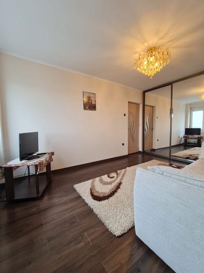 Apartament cu 2 camere semidecomandat, mobilat în Faleză