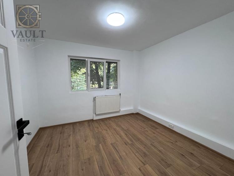 Apartament cu 4 camere decomandat în Tineretului