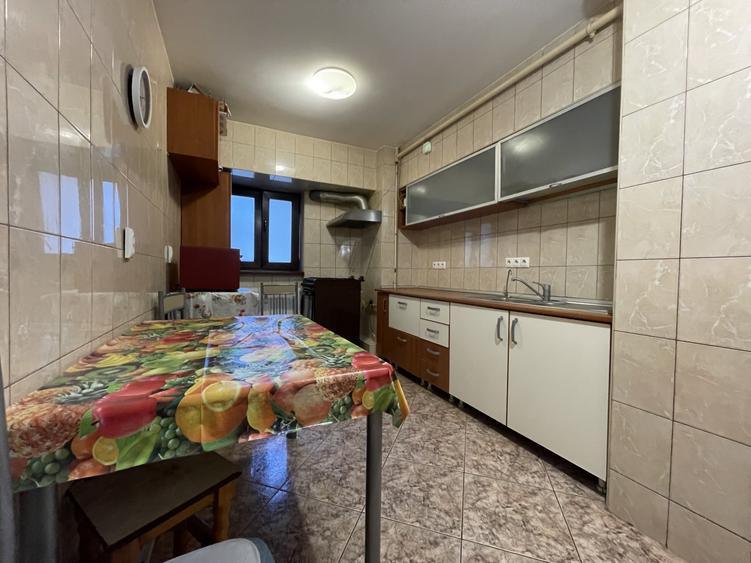 Apartament cu 3 camere decomandat, mobilat în Colentina