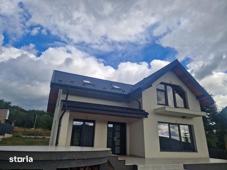Casă cu 4 camere cu Teren 130 Mp în Dobrovăț