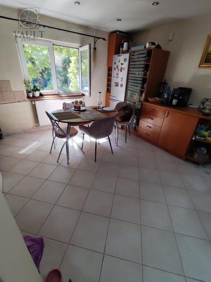 Apartament cu 4 camere semidecomandat, mobilat în Sebastian