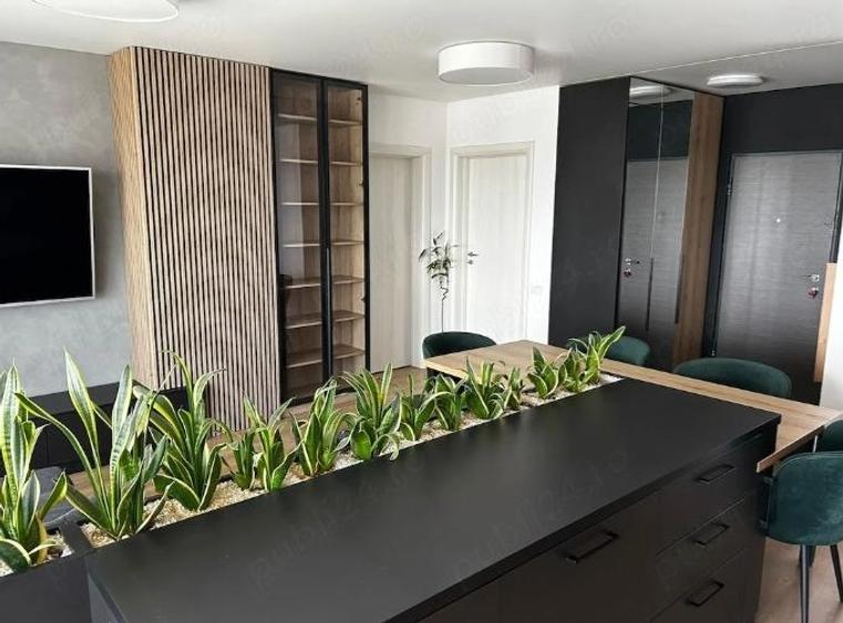 Apartament cu 3 camere decomandat, mobilat în Parcul Carol