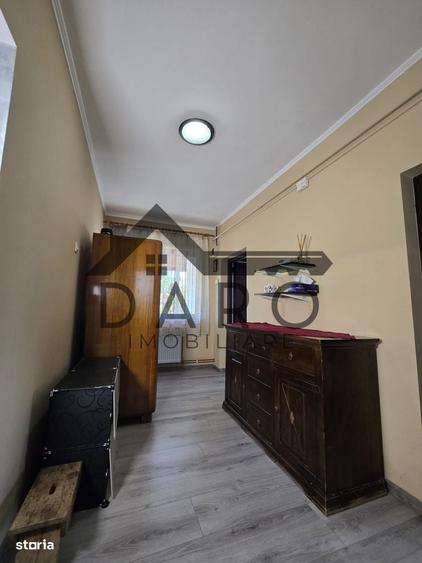 Casa in Livezeni , 140 mp utili , in centrul localitatii . - 9