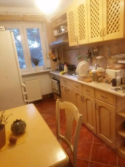 Apartament cu 3 camere decomandat, mobilat în Central
