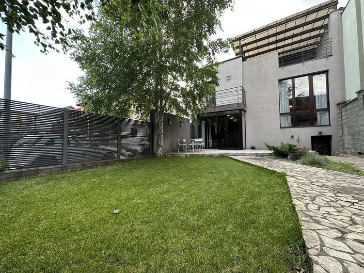 Duplex cu 3 camere cu Canalizare în Lipovei