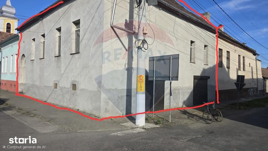 Casă cu 5 camere cu Teren 322 Mp în Central