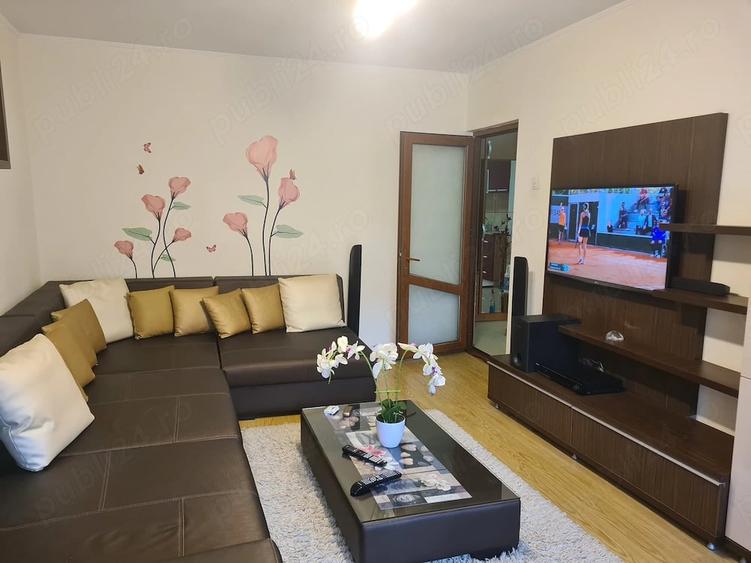 Apartament cu 3 camere decomandat în C5