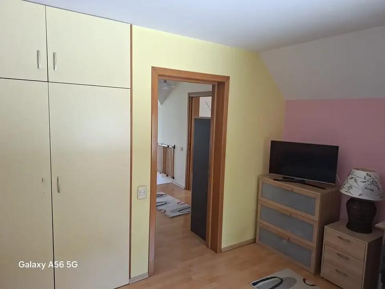 Casă individuală cu 3 camere cu Canalizare în Vest