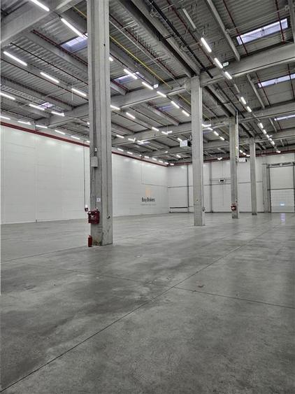 Spațiu industrial, de 3,200 mp, în Est