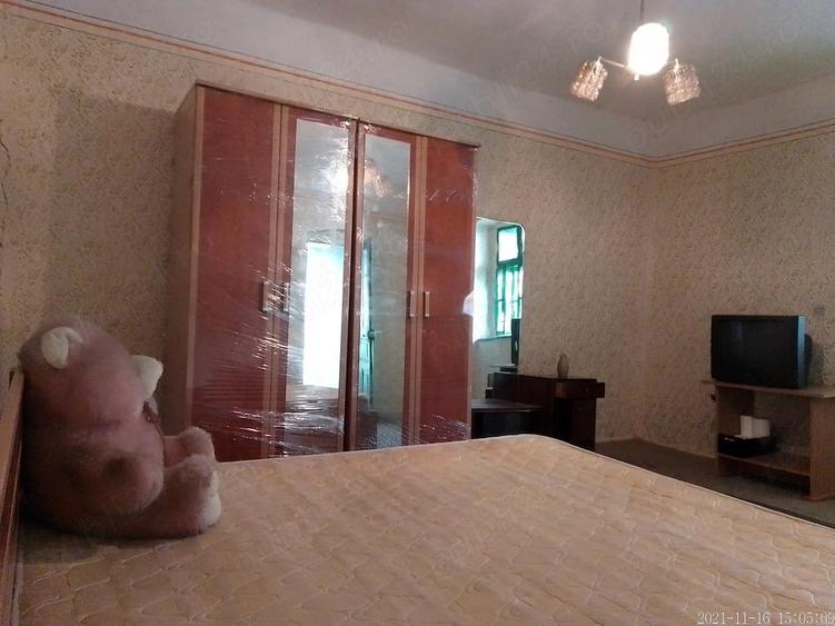 Casă cu 6 camere cu Teren 3040 Mp în Mailat