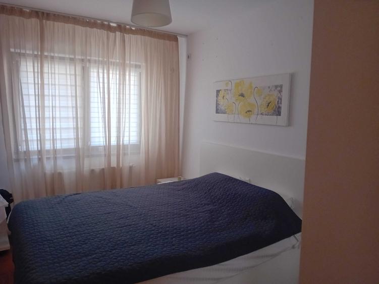 Apartament cu 2 camere decomandat în Splaiul Unirii