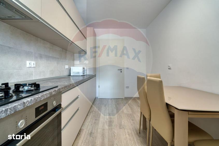 Apartament cu 3 camere decomandat, mobilat în Tractorul