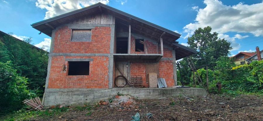 Casă individuală cu 3 camere cu Teren 450 Mp în Nicolina