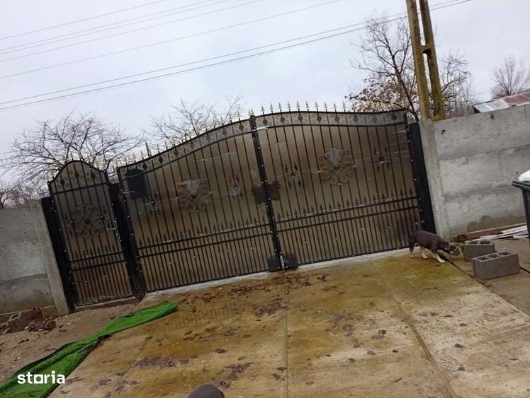 Casă cu 3 camere în Curmătura