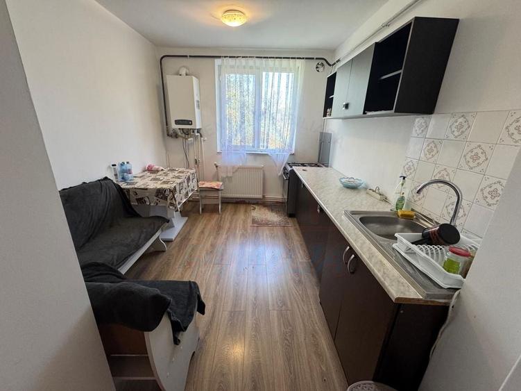 Apartament cu 2 camere semidecomandat în Micro 19
