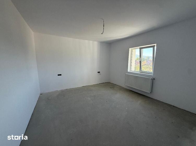 Casă cu 6 camere cu Teren 878 Mp în Cetate