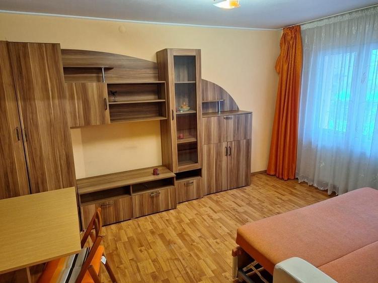 Garsonieră decomandată în Drumul Carului